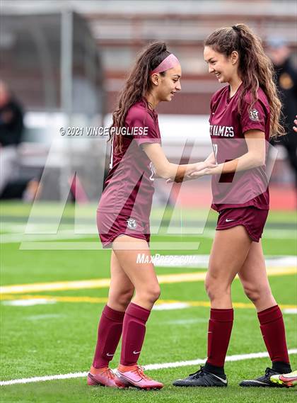Thumbnail 3 in Lakeside vs. Holy Names Academy (WIAA 3A Playoffs) photogallery.