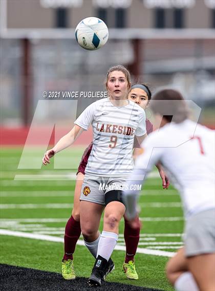 Thumbnail 3 in Lakeside vs. Holy Names Academy (WIAA 3A Playoffs) photogallery.