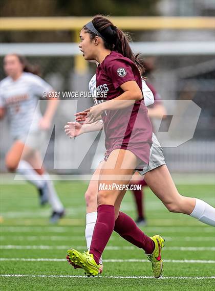 Thumbnail 2 in Lakeside vs. Holy Names Academy (WIAA 3A Playoffs) photogallery.