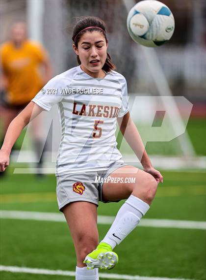 Thumbnail 3 in Lakeside vs. Holy Names Academy (WIAA 3A Playoffs) photogallery.