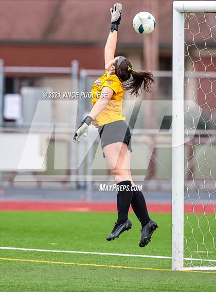 Thumbnail 2 in Lakeside vs. Holy Names Academy (WIAA 3A Playoffs) photogallery.