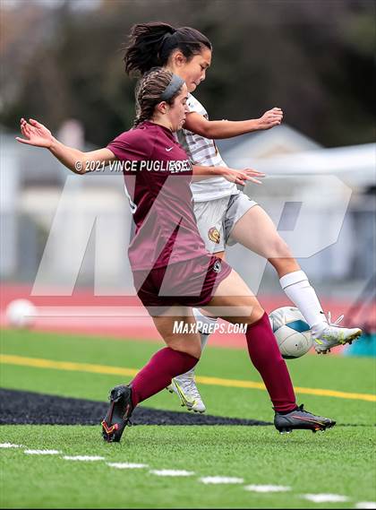 Thumbnail 3 in Lakeside vs. Holy Names Academy (WIAA 3A Playoffs) photogallery.
