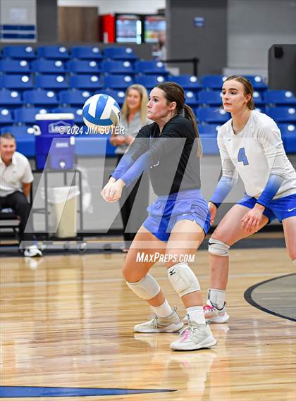 Thumbnail 2 in Mumford vs Round Top-Carmine photogallery.