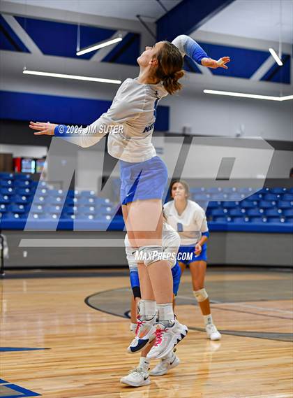 Thumbnail 1 in Mumford vs Round Top-Carmine photogallery.