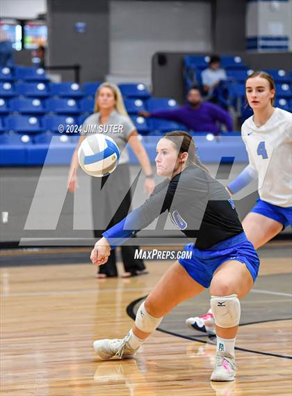 Thumbnail 2 in Mumford vs Round Top-Carmine photogallery.