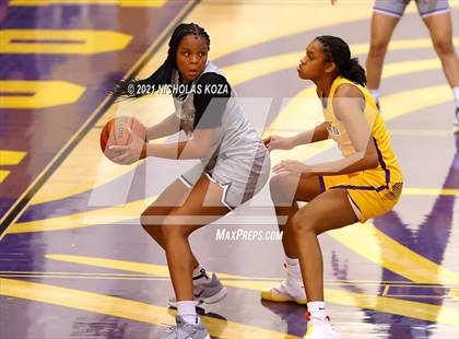 Thumbnail 1 in Sierra Canyon vs. Lynwood photogallery.