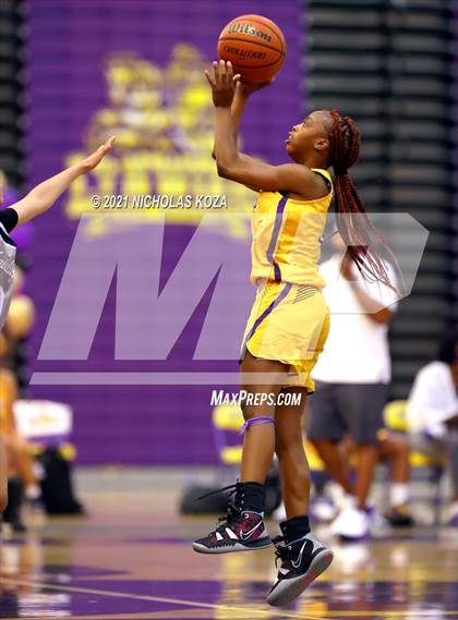 Thumbnail 1 in Sierra Canyon vs. Lynwood photogallery.