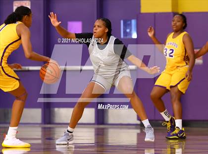 Thumbnail 2 in Sierra Canyon vs. Lynwood photogallery.
