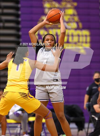 Thumbnail 3 in Sierra Canyon vs. Lynwood photogallery.