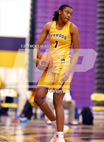 Thumbnail 1 in Sierra Canyon vs. Lynwood photogallery.