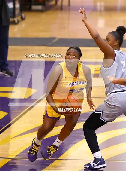 Thumbnail 1 in Sierra Canyon vs. Lynwood photogallery.