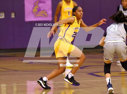 Thumbnail 2 in Sierra Canyon vs. Lynwood photogallery.
