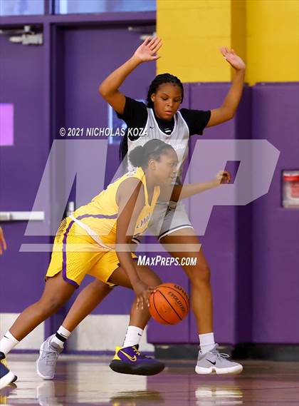 Thumbnail 2 in Sierra Canyon vs. Lynwood photogallery.