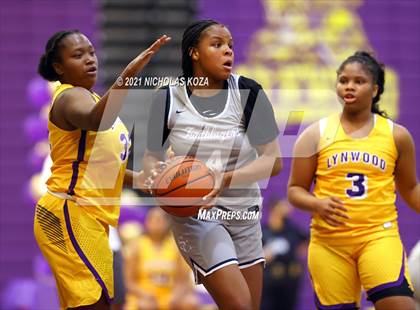 Thumbnail 1 in Sierra Canyon vs. Lynwood photogallery.