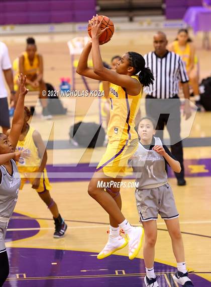 Thumbnail 3 in Sierra Canyon vs. Lynwood photogallery.