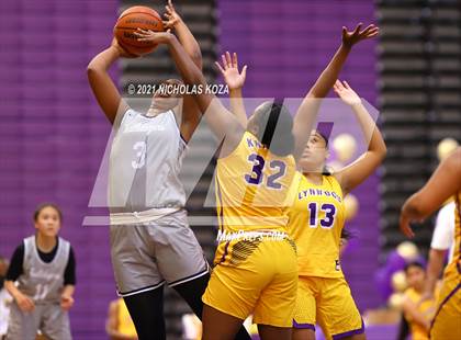 Thumbnail 1 in Sierra Canyon vs. Lynwood photogallery.