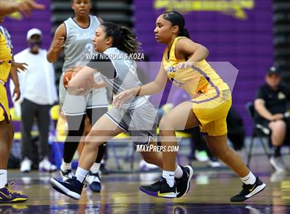 Thumbnail 1 in Sierra Canyon vs. Lynwood photogallery.