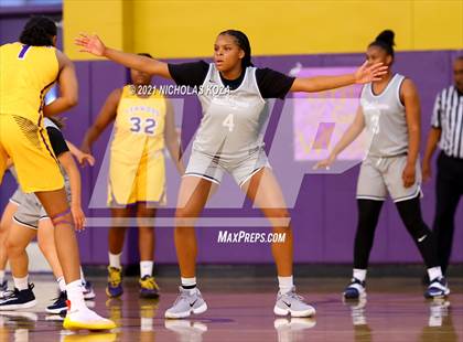 Thumbnail 2 in Sierra Canyon vs. Lynwood photogallery.