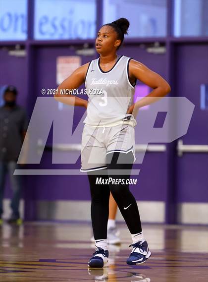 Thumbnail 3 in Sierra Canyon vs. Lynwood photogallery.