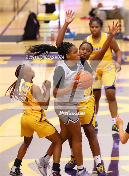 Thumbnail 2 in Sierra Canyon vs. Lynwood photogallery.