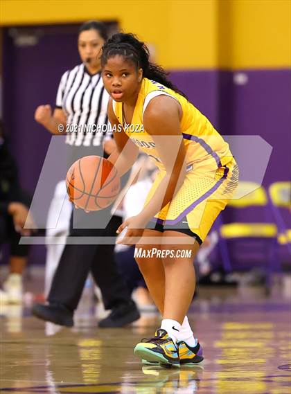 Thumbnail 3 in Sierra Canyon vs. Lynwood photogallery.
