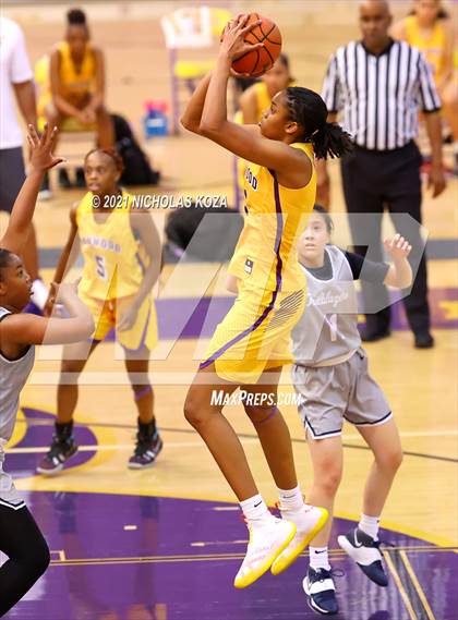 Thumbnail 2 in Sierra Canyon vs. Lynwood photogallery.