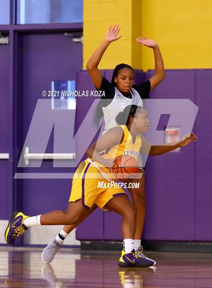Thumbnail 3 in Sierra Canyon vs. Lynwood photogallery.