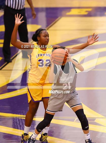 Thumbnail 3 in Sierra Canyon vs. Lynwood photogallery.