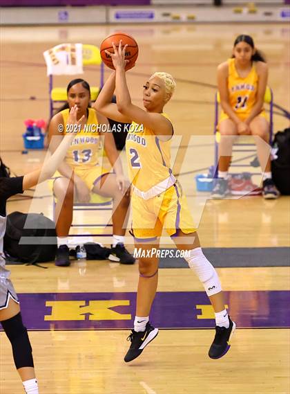 Thumbnail 1 in Sierra Canyon vs. Lynwood photogallery.
