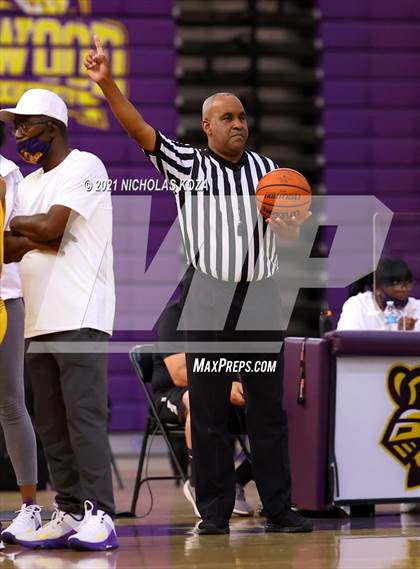 Thumbnail 2 in Sierra Canyon vs. Lynwood photogallery.