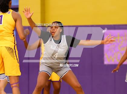 Thumbnail 1 in Sierra Canyon vs. Lynwood photogallery.