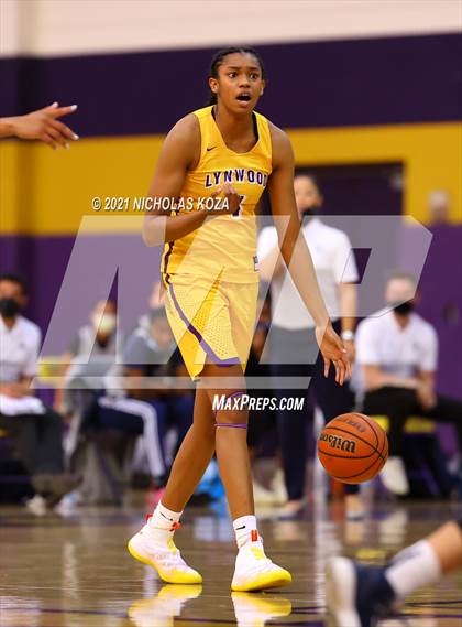 Thumbnail 1 in Sierra Canyon vs. Lynwood photogallery.