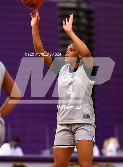 Thumbnail 2 in Sierra Canyon vs. Lynwood photogallery.