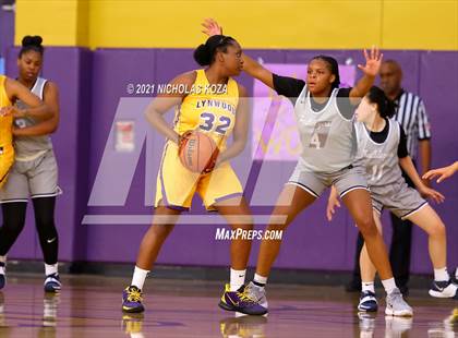 Thumbnail 1 in Sierra Canyon vs. Lynwood photogallery.