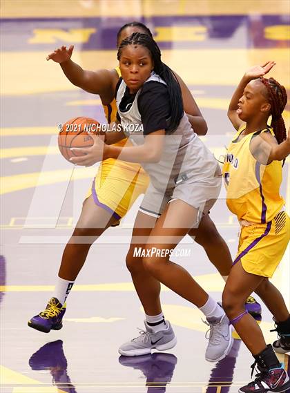 Thumbnail 2 in Sierra Canyon vs. Lynwood photogallery.