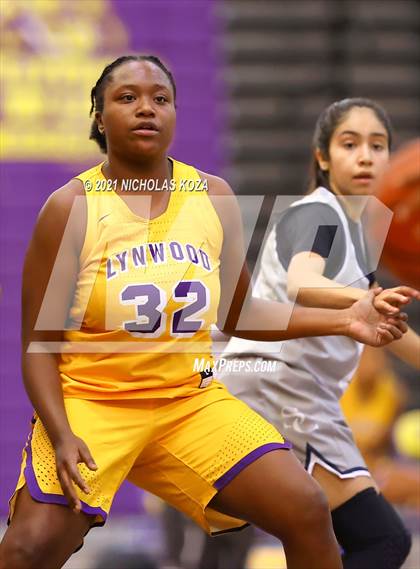 Thumbnail 3 in Sierra Canyon vs. Lynwood photogallery.