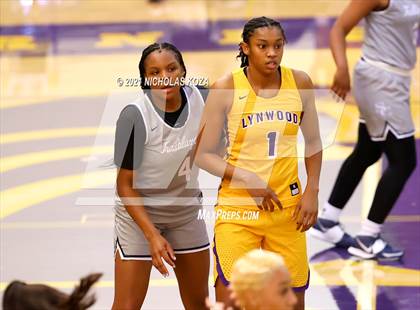 Thumbnail 3 in Sierra Canyon vs. Lynwood photogallery.