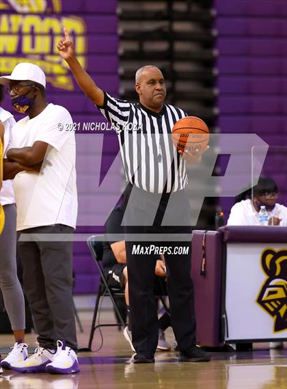 Thumbnail 1 in Sierra Canyon vs. Lynwood photogallery.