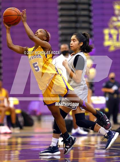 Thumbnail 3 in Sierra Canyon vs. Lynwood photogallery.