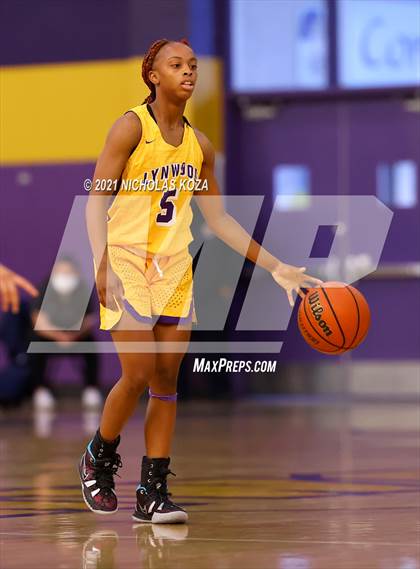 Thumbnail 1 in Sierra Canyon vs. Lynwood photogallery.