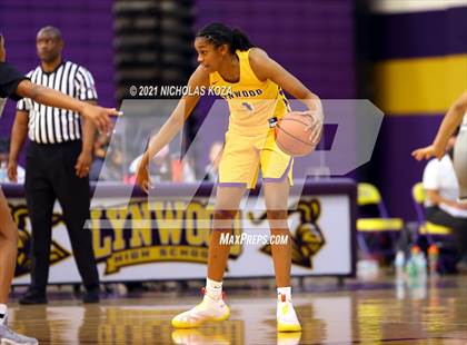 Thumbnail 2 in Sierra Canyon vs. Lynwood photogallery.