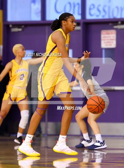 Thumbnail 2 in Sierra Canyon vs. Lynwood photogallery.