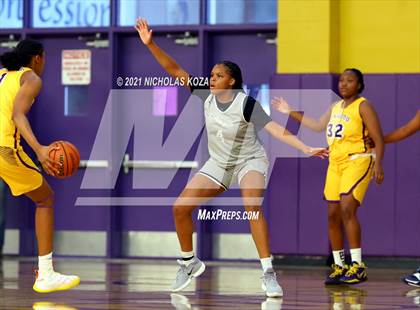 Thumbnail 3 in Sierra Canyon vs. Lynwood photogallery.