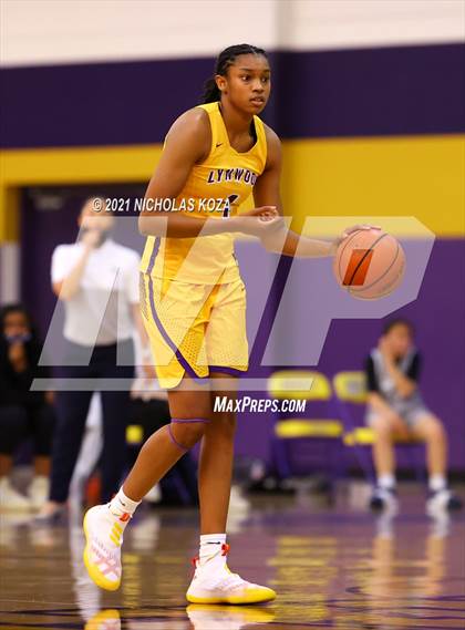 Thumbnail 3 in Sierra Canyon vs. Lynwood photogallery.