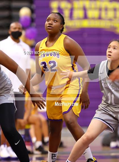 Thumbnail 2 in Sierra Canyon vs. Lynwood photogallery.