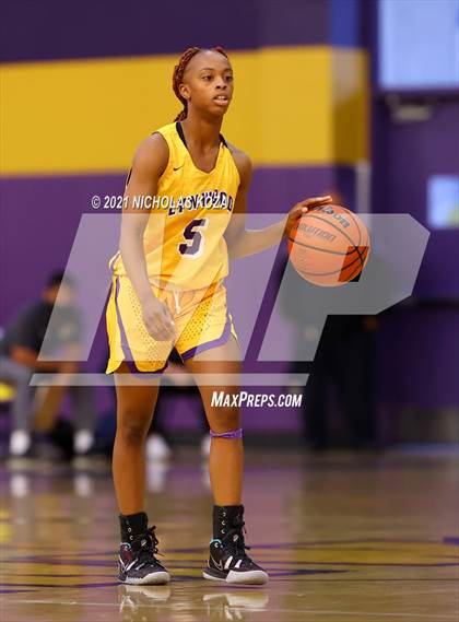 Thumbnail 3 in Sierra Canyon vs. Lynwood photogallery.
