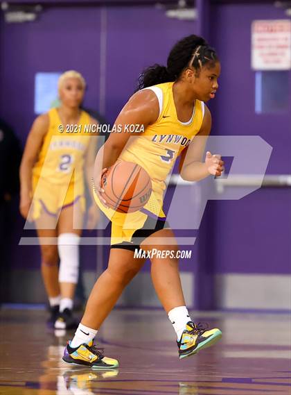 Thumbnail 1 in Sierra Canyon vs. Lynwood photogallery.