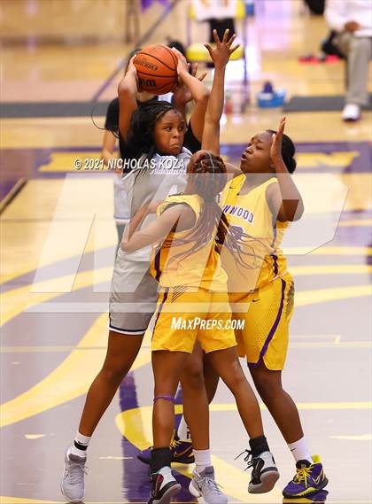 Thumbnail 2 in Sierra Canyon vs. Lynwood photogallery.