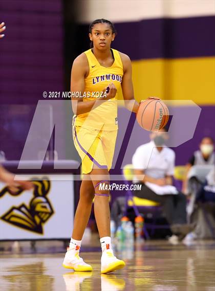 Thumbnail 3 in Sierra Canyon vs. Lynwood photogallery.