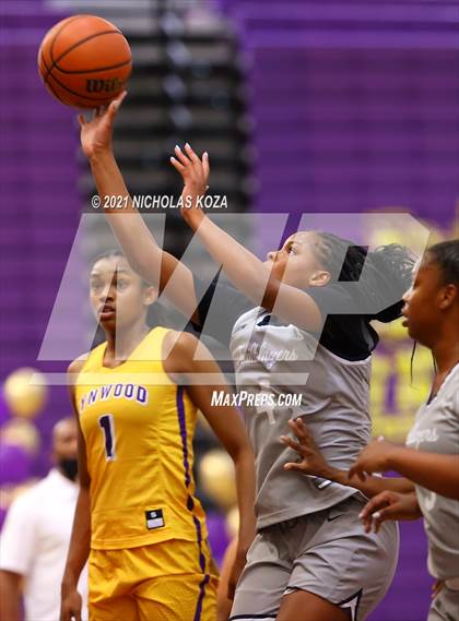 Thumbnail 3 in Sierra Canyon vs. Lynwood photogallery.